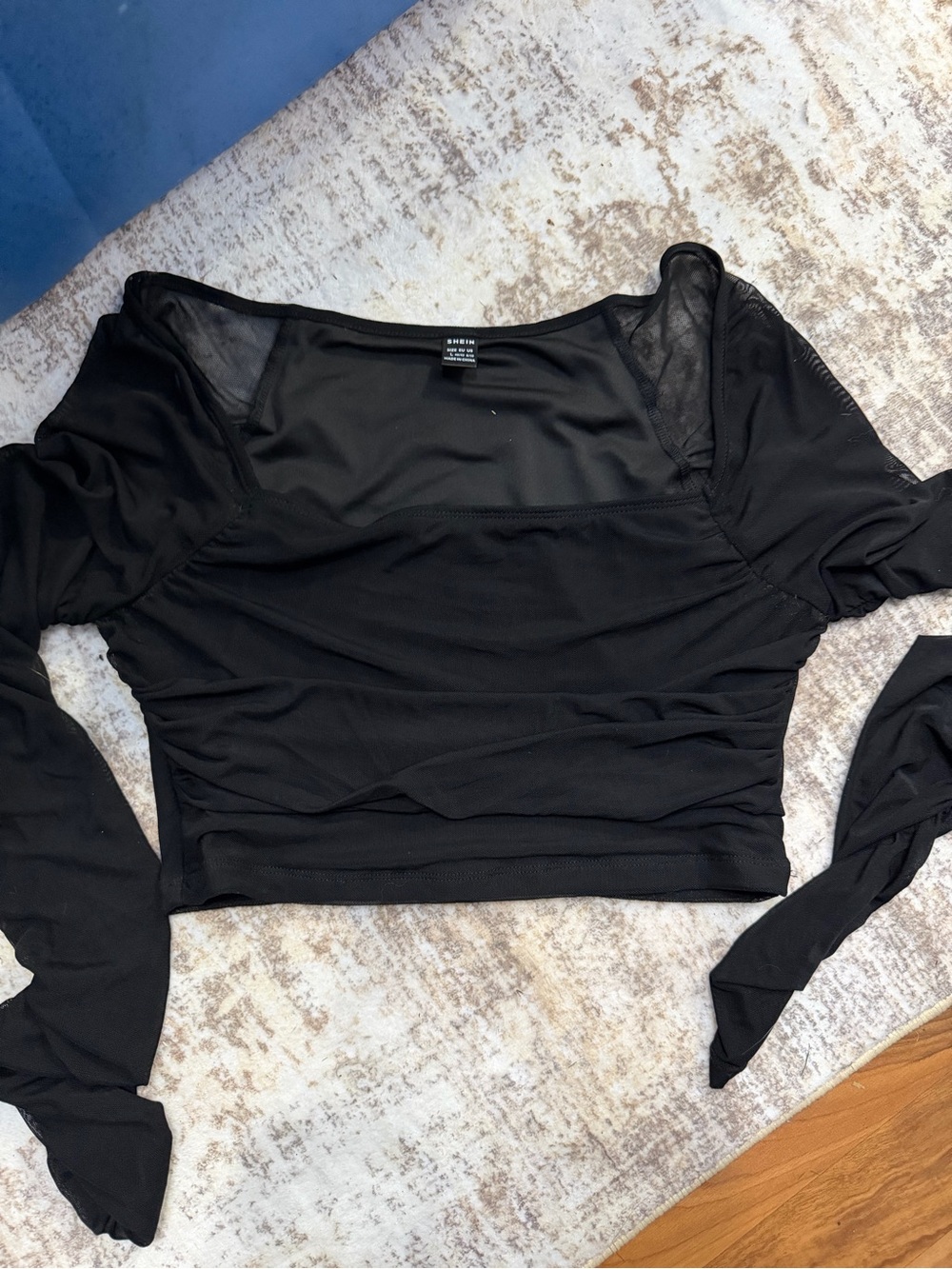 SHEIN Black Long Sleeve Square Neck Crop Top